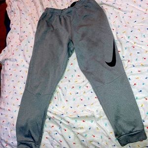 Nike dri-fit sweatpants size large